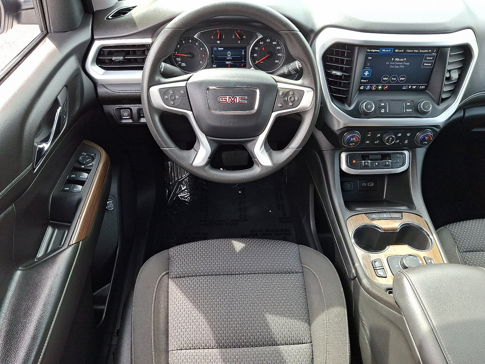 Used 2023 GMC Acadia SLE w/ Driver Convenience Package image 13