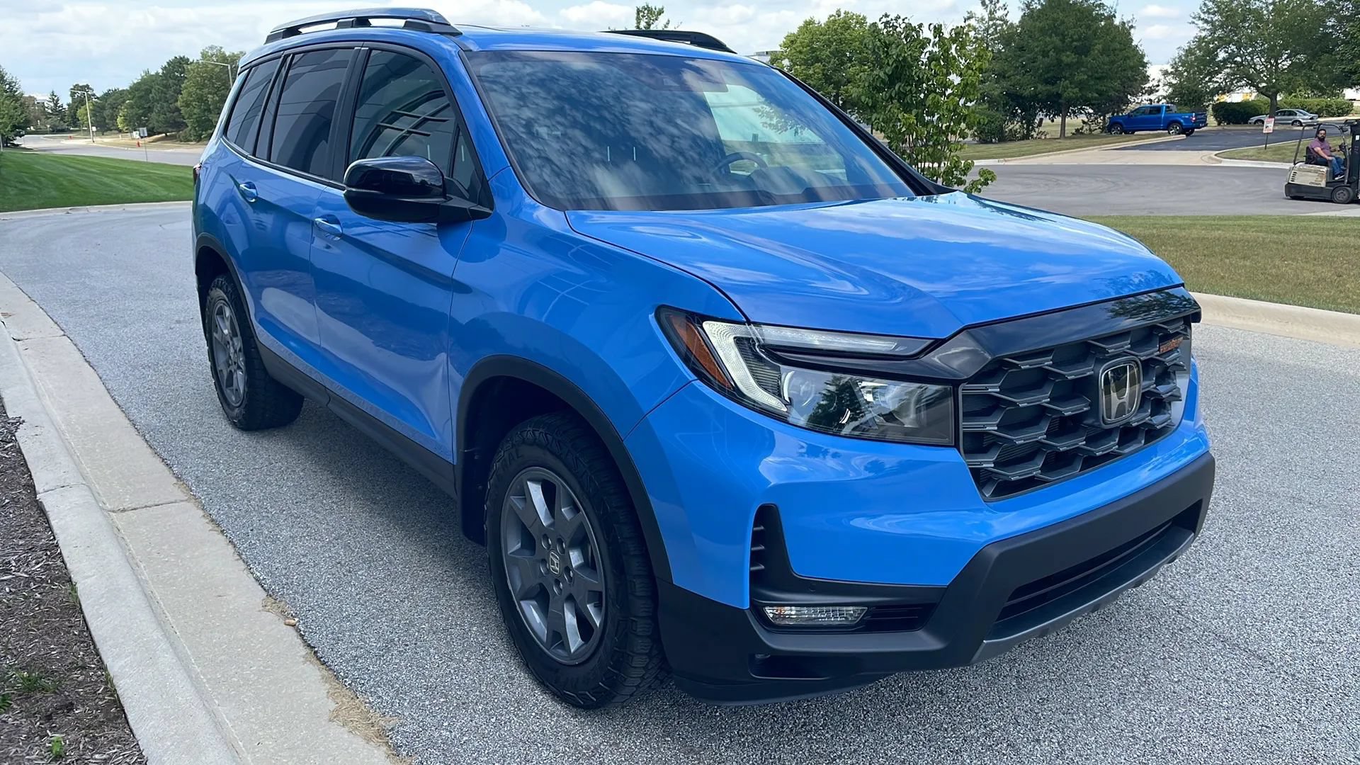 Used 2025 Honda Passport TrailSport image 4