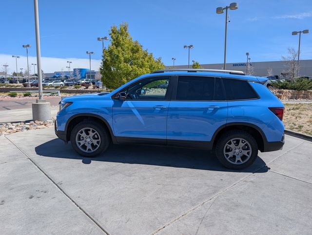 Used 2025 Honda Passport TrailSport image 4