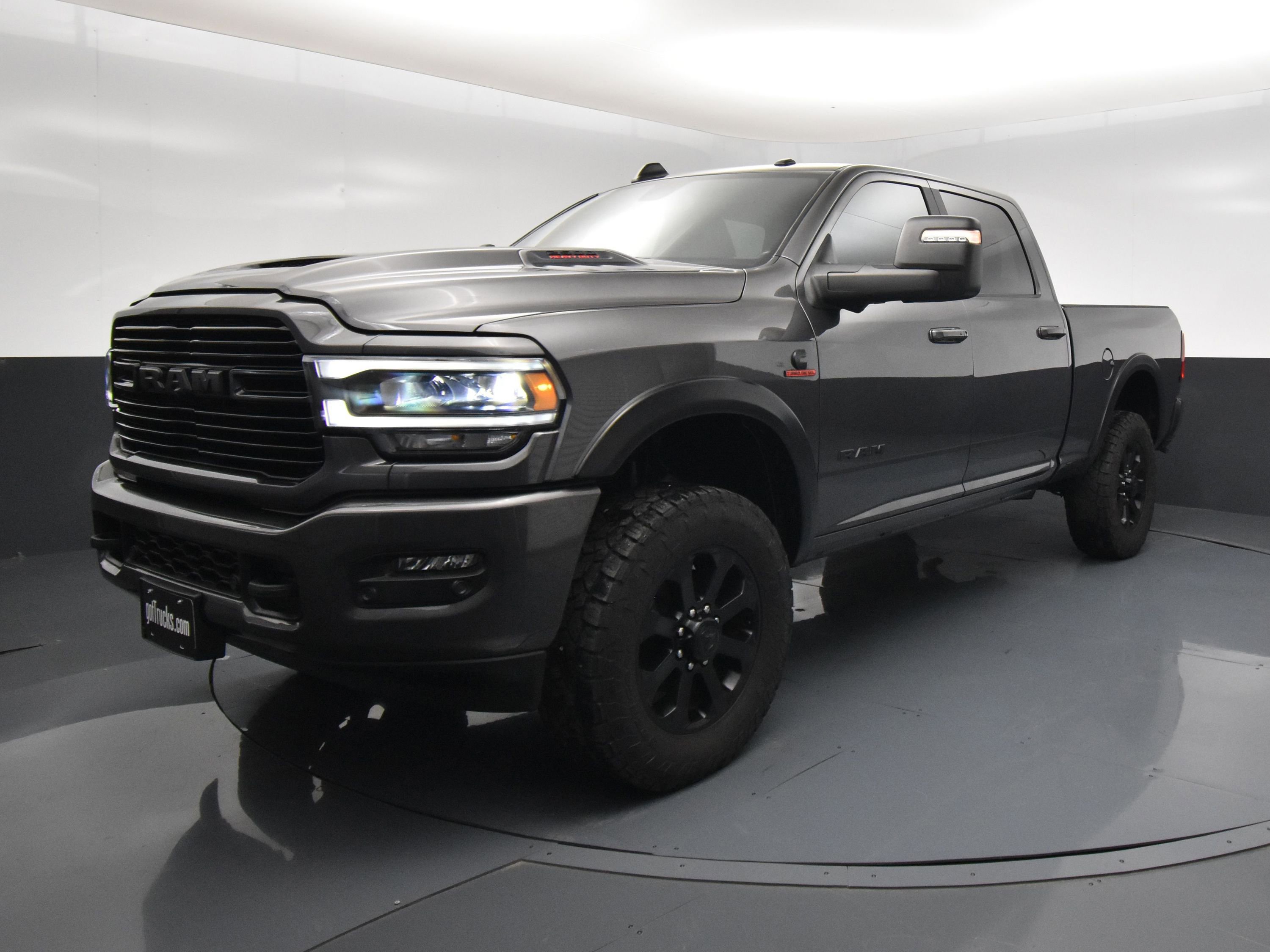 Used 2023 RAM 2500 Laramie w/ Night Edition AWD/4WD image 2