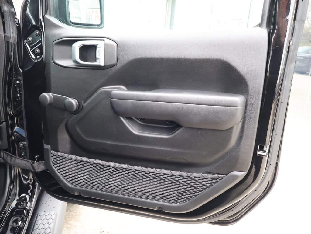 Used 2023 Jeep Wrangler Sport image 26