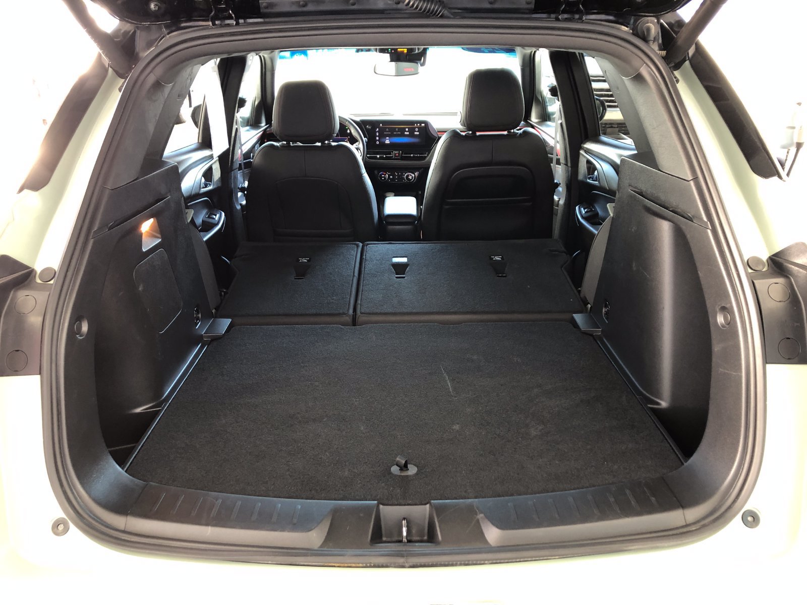Used 2024 Chevrolet TrailBlazer RS w/ Convenience Package FWD image 9