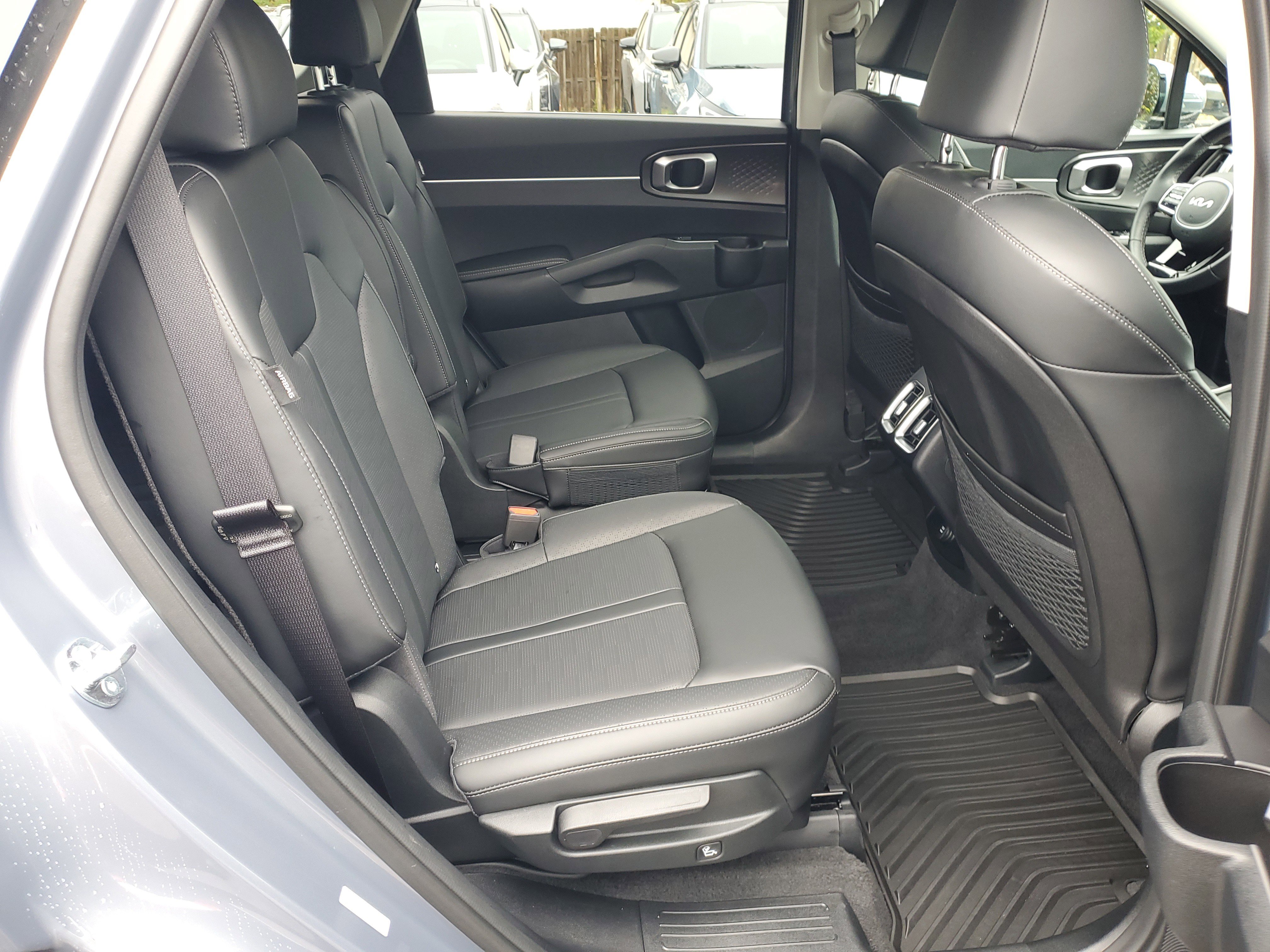 Certified 2025 Kia Sorento EX w/ Panoramic Sunroof Package image 12