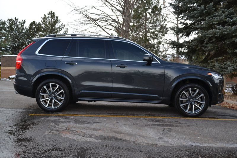 Used 2017 Volvo XC90 T6 Momentum w/ Vision Package AWD/4WD image 7