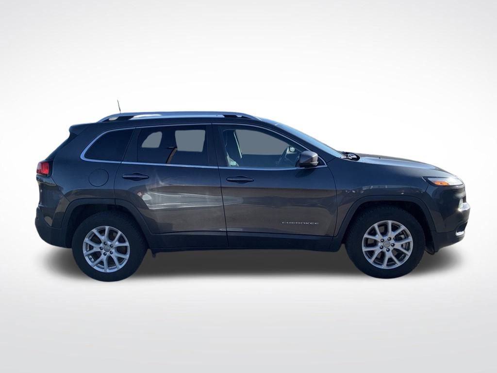Used 2017 Jeep Cherokee Latitude w/ Cold Weather Group image 7