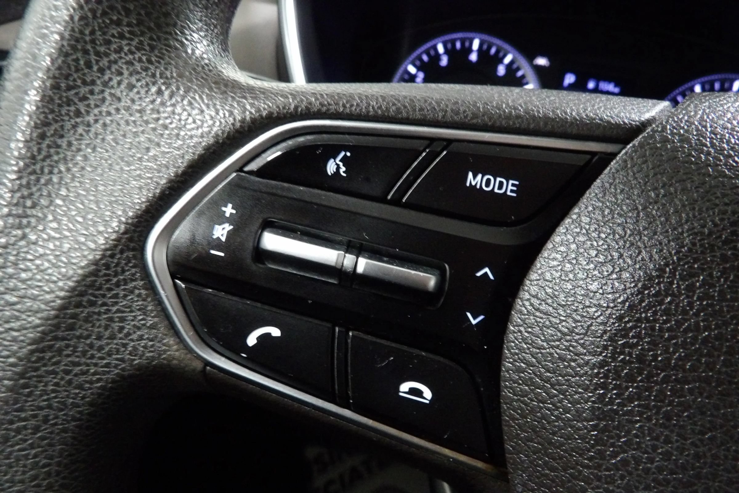 Used 2019 Hyundai Santa Fe SE w/ Cargo Package FWD image 19