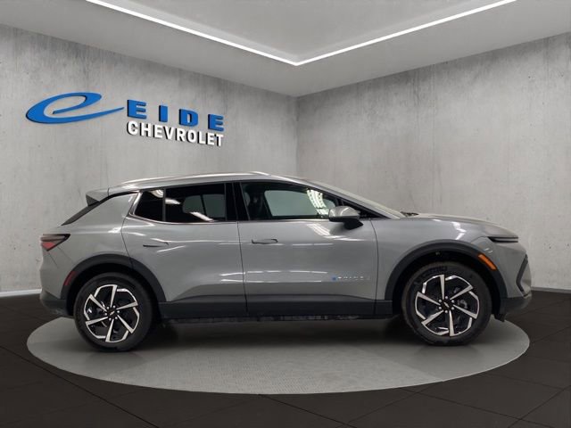 New 2026 Chevrolet Equinox EV LT image 2