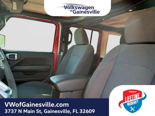 Used 2025 Jeep Wrangler Unlimited Sahara AWD/4WD image 18