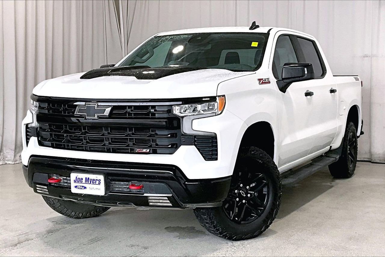 Used 2024 Chevrolet Silverado 1500 LT Trail Boss w/ Protection Package AWD/4WD image 12