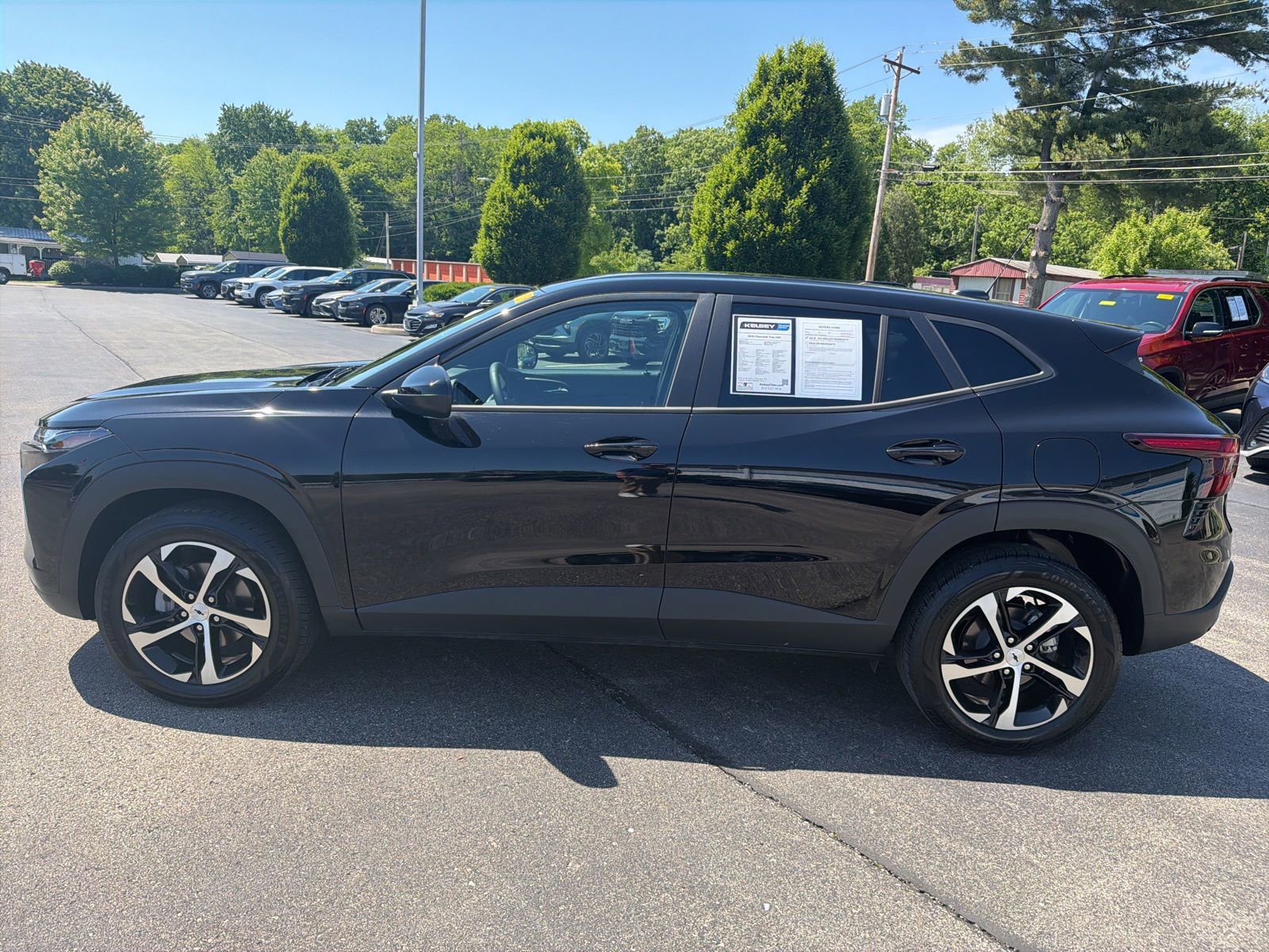 Used 2026 Chevrolet Trax RS w/ Driver Confidence Package FWD image 2