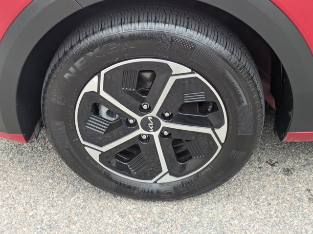 Used 2025 Kia Niro EX FWD image 14
