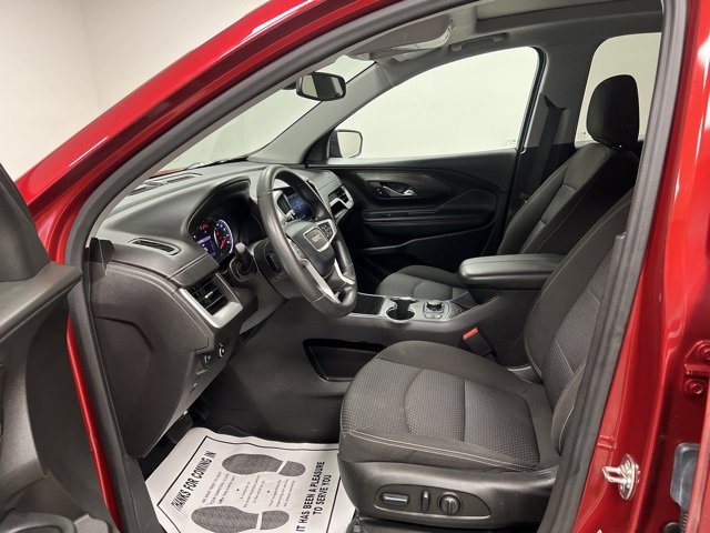 Used 2024 GMC Terrain SLE w/ Driver Convenience Package image 21