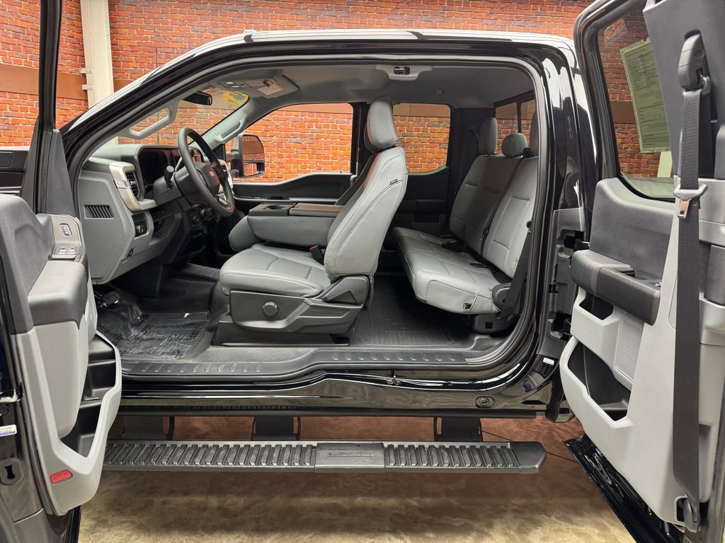 Used 2025 Ford F350 XL AWD/4WD image 27