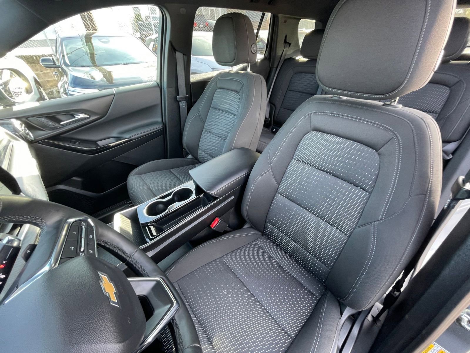 Used 2025 Chevrolet Equinox LT image 37