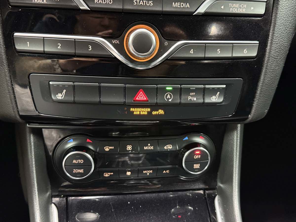 Used 2018 INFINITI QX30 Premium w/ Navigation Package AWD/4WD image 23