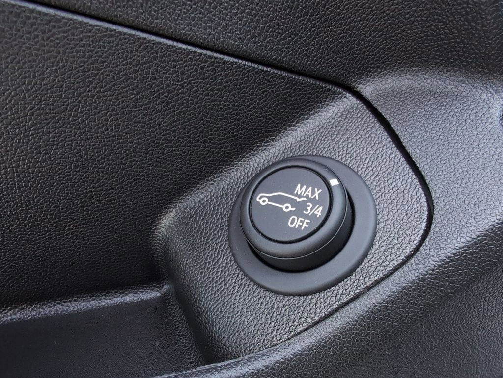 Used 2024 GMC Terrain SLT w/ Infotainment Package II image 19