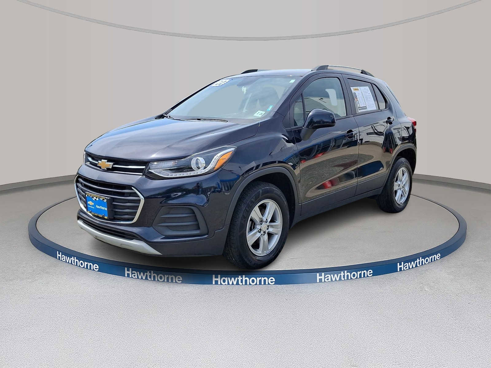 Used 2022 Chevrolet Trax LT w/ LT Convenience Package AWD/4WD image 3