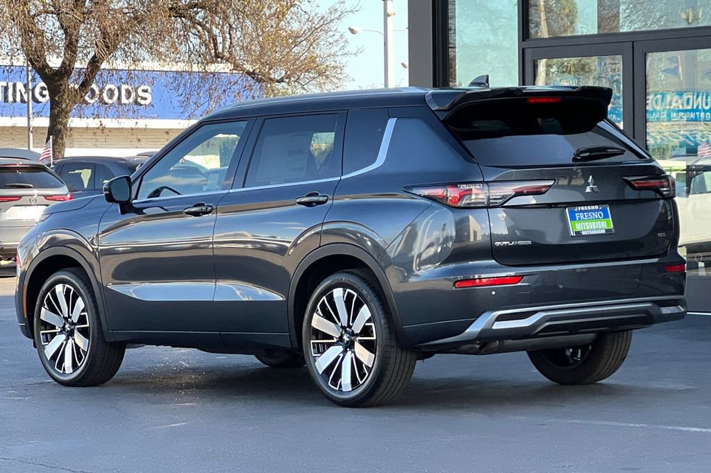 New 2026 Mitsubishi Outlander SEL FWD image 7