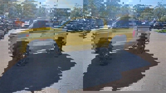 Used 2023 GMC Canyon Elevation w/ Convenience Package image 35