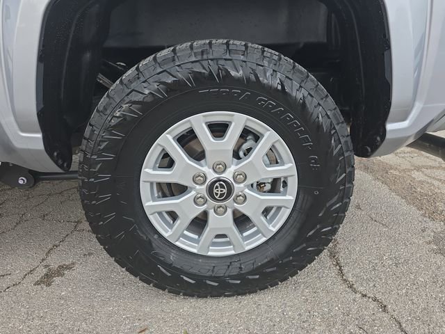 Used 2025 Toyota Tacoma SR5 image 32