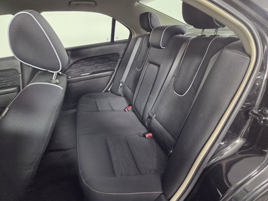 Used 2011 Ford Fusion SE w/ Appearance Pkg image 23