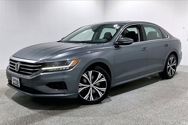 Used 2020 Volkswagen Passat 2.0T SEL image 3