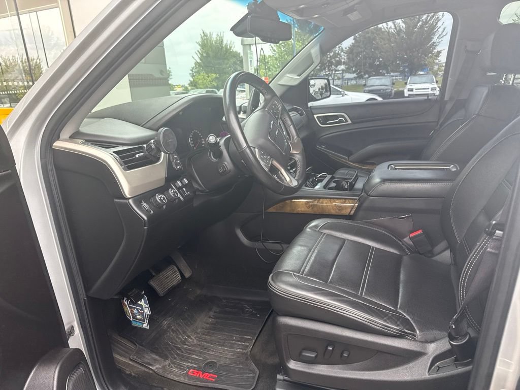 Used 2016 GMC Yukon Denali w/ Open Road Package AWD/4WD image 15