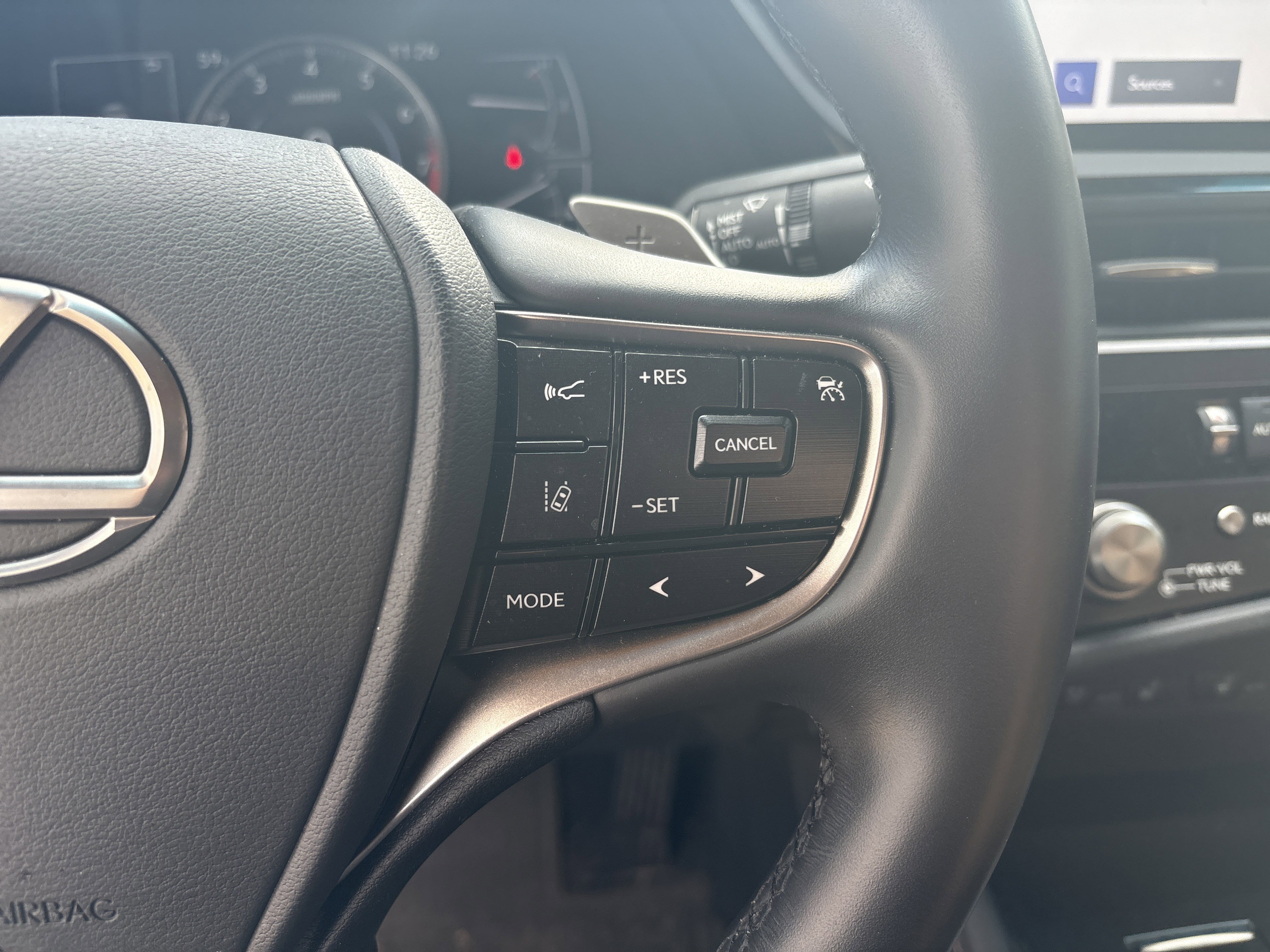 Certified 2025 Lexus ES 350 w/ Premium Package image 20