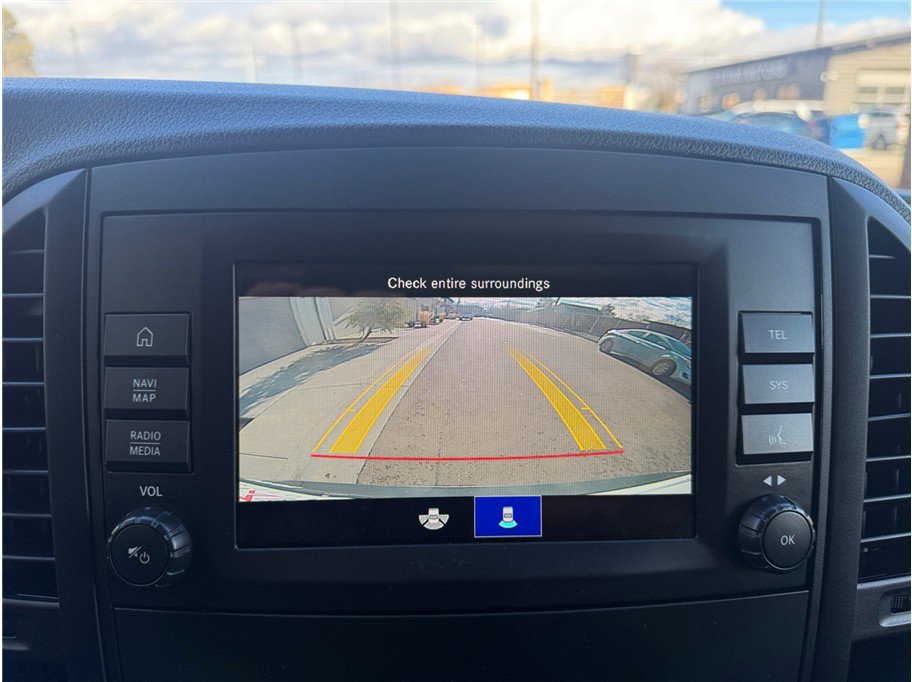 Used 2023 Mercedes-Benz Metris image 17