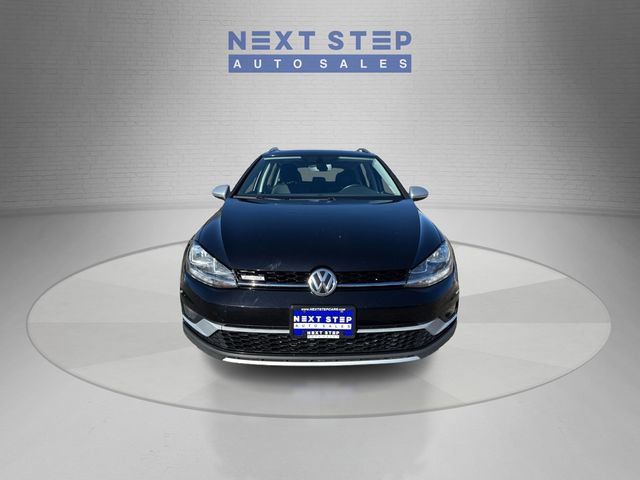 Used 2019 Volkswagen Golf Alltrack SE AWD/4WD image 2