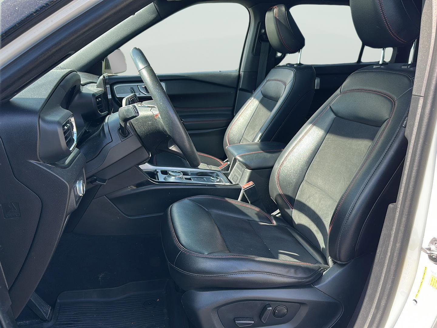 Used 2022 Ford Explorer ST-Line w/ Class IV Trailer Tow Package image 9