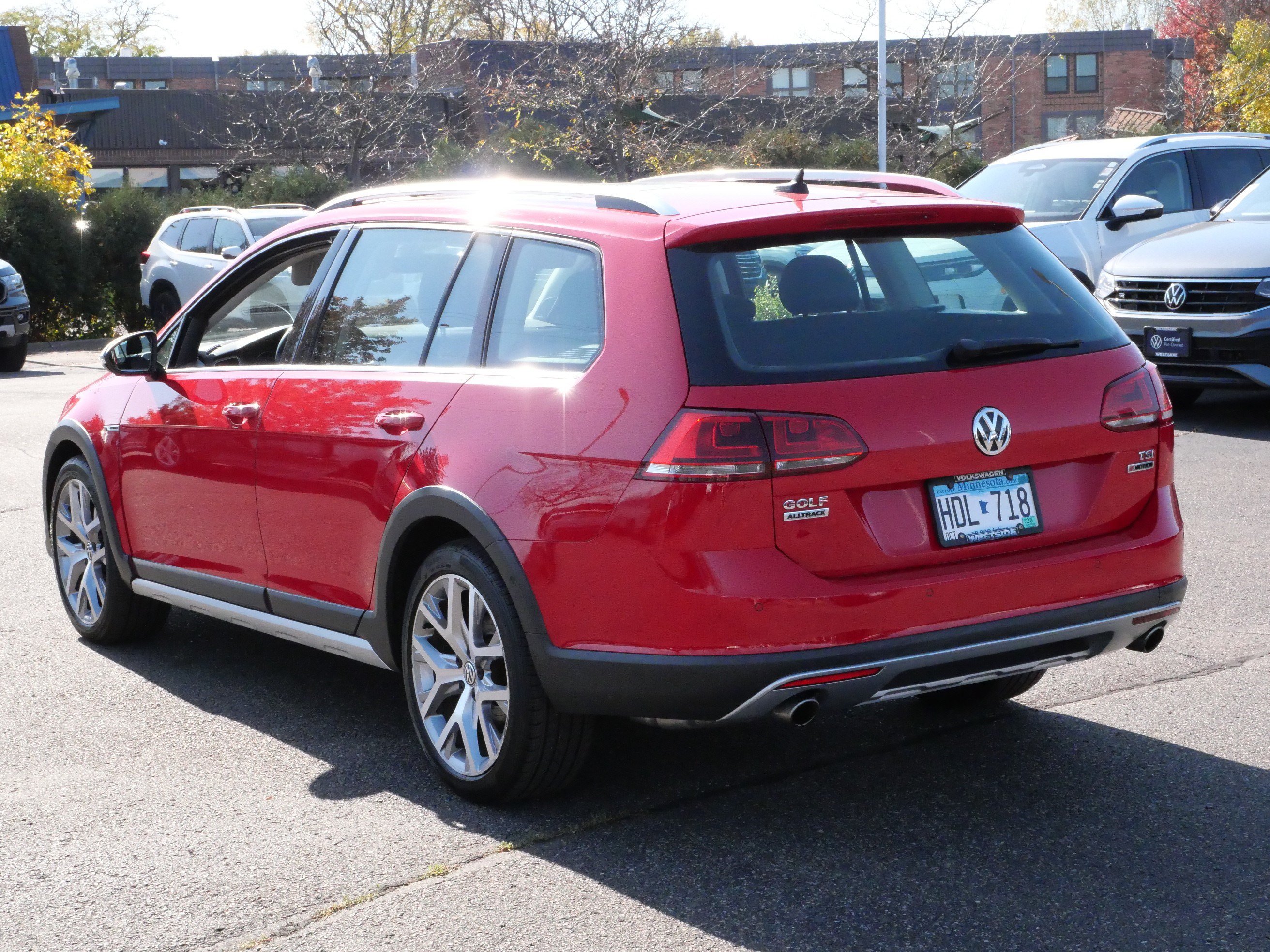Used 2017 Volkswagen Golf Alltrack SEL AWD/4WD image 5