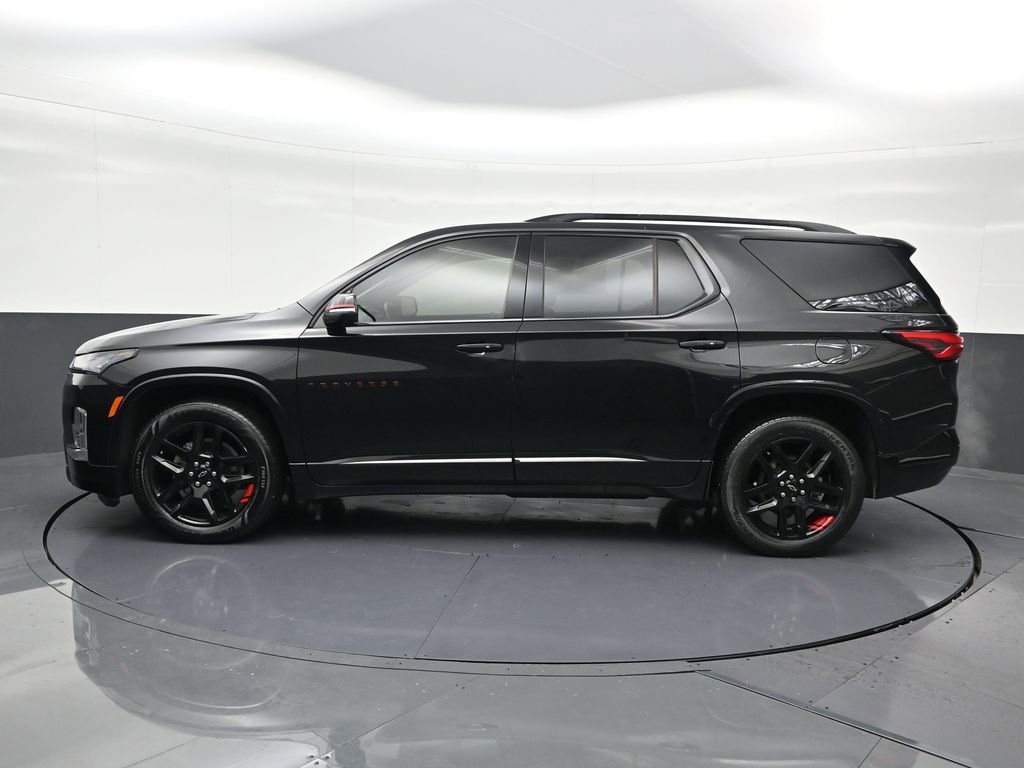 Used 2023 Chevrolet Traverse Premier w/ Redline Edition image 2