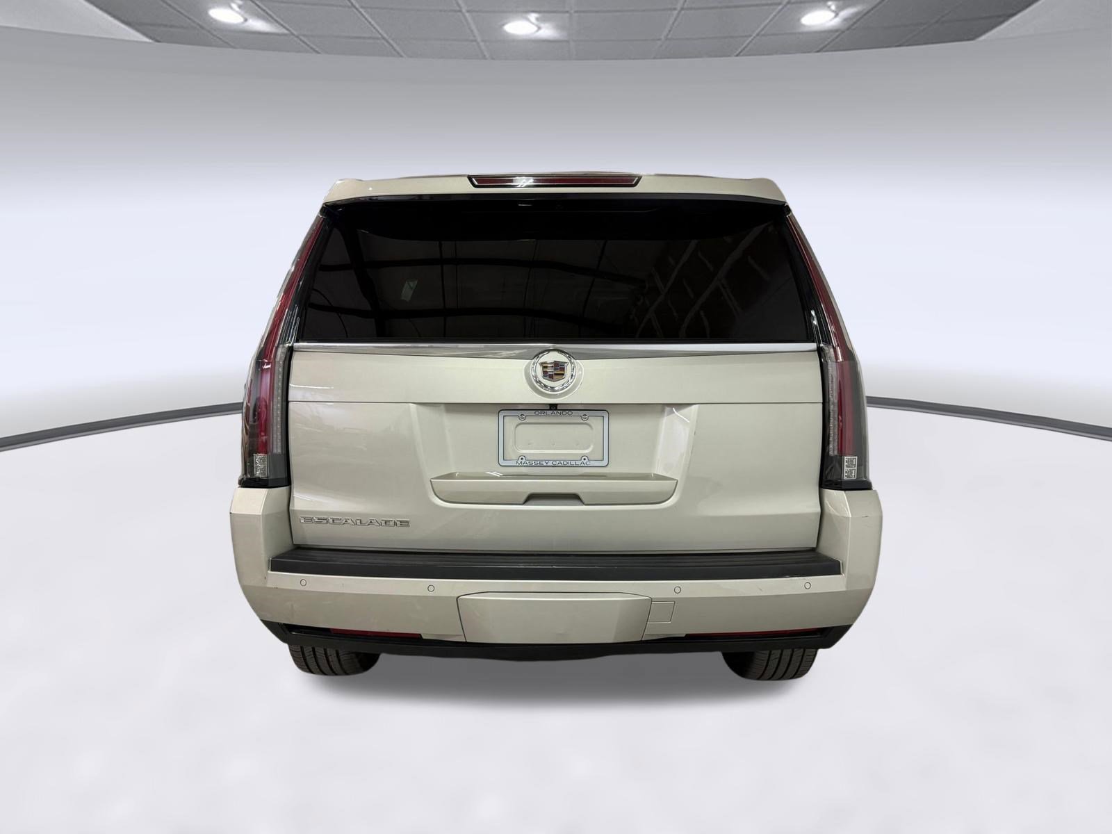 Used 2015 Cadillac Escalade Luxury AWD/4WD image 9