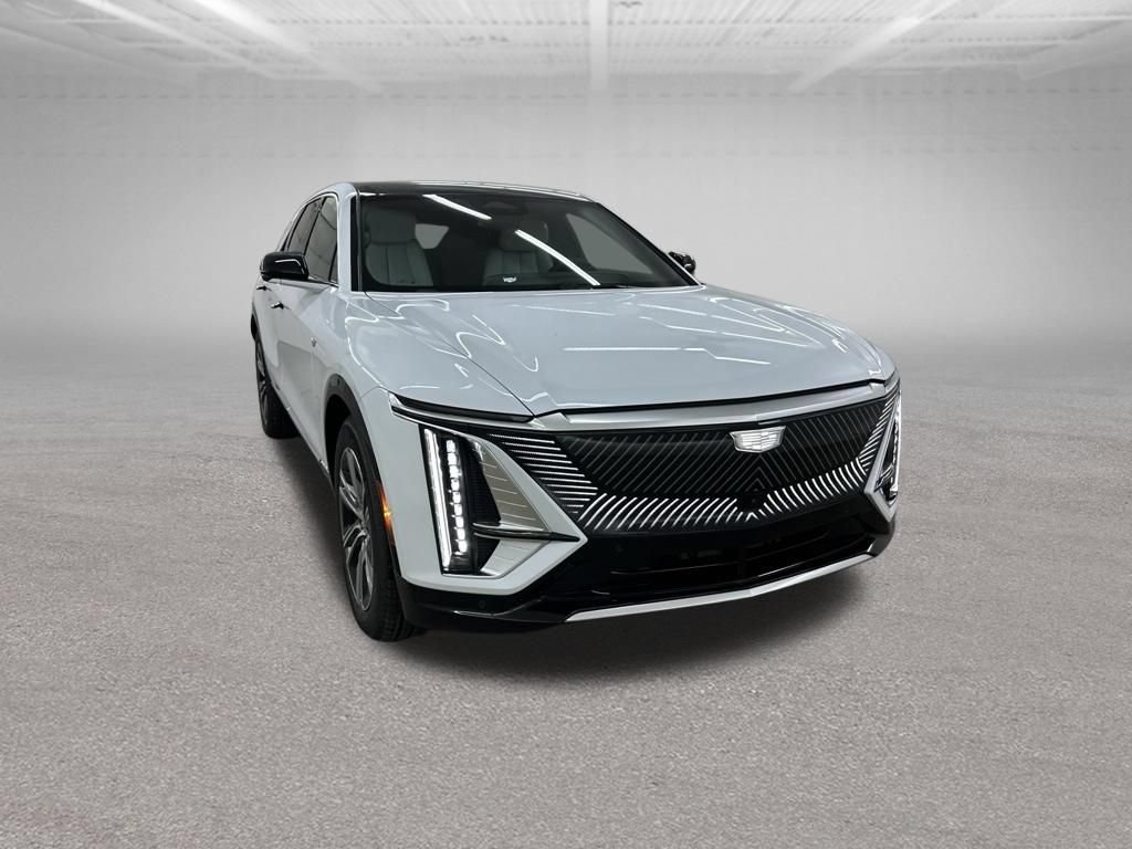 New 2026 Cadillac Lyriq Luxury AWD/4WD image 2
