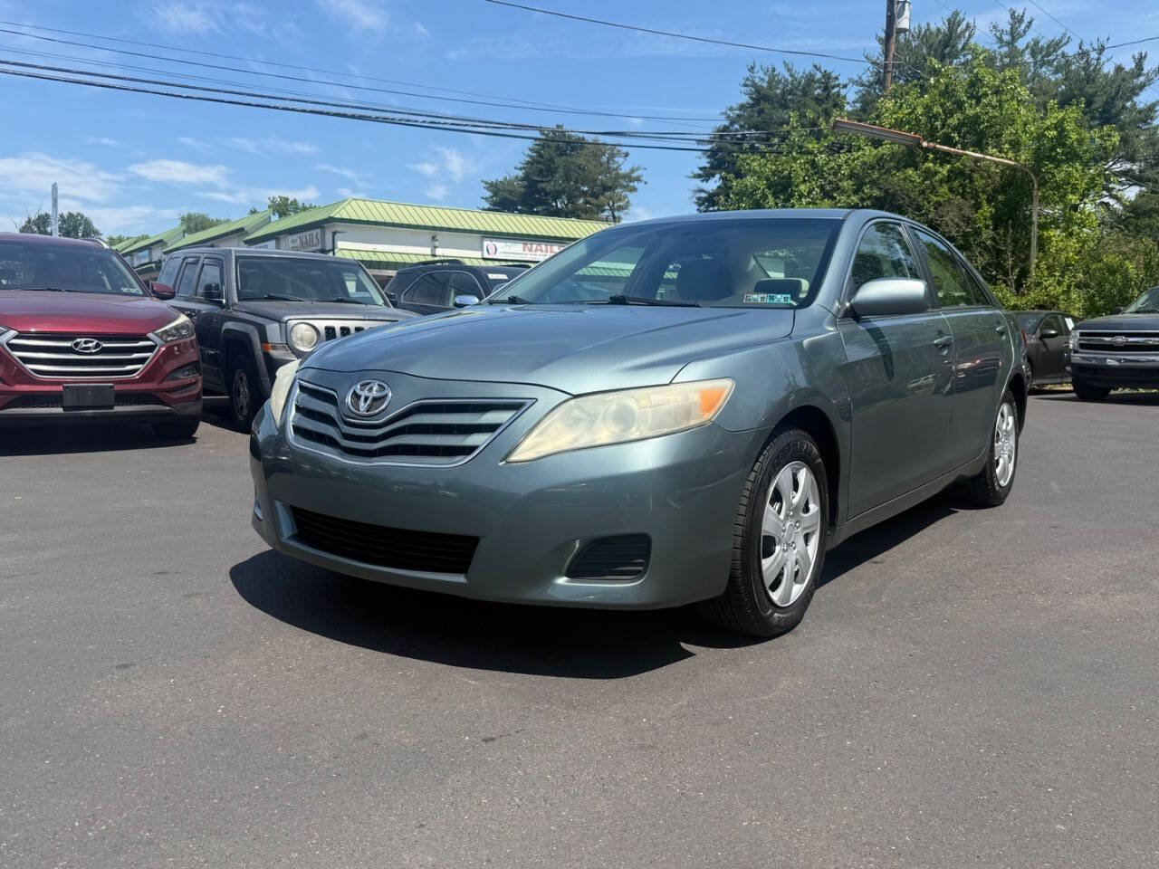 Used 2010 Toyota Camry LE FWD image 4