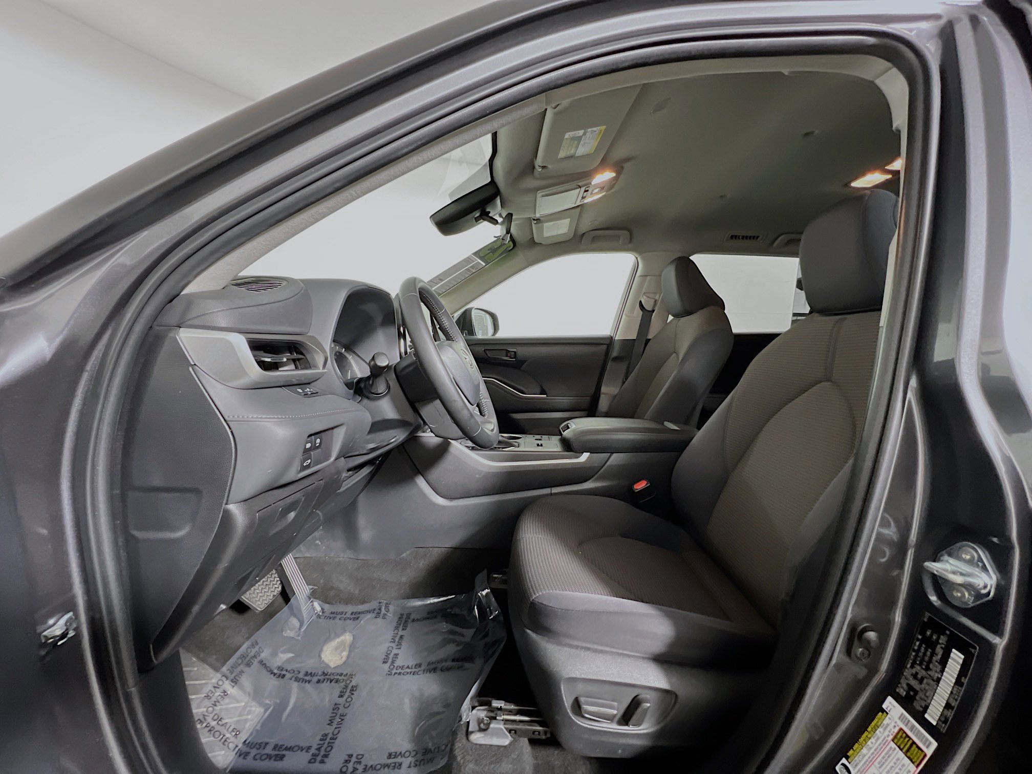 Used 2023 Toyota Highlander LE image 15