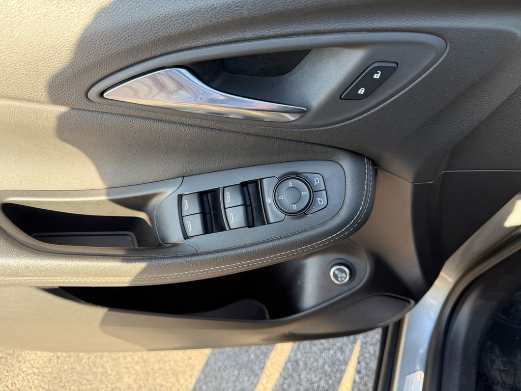 Used 2023 Buick Encore GX Select image 13