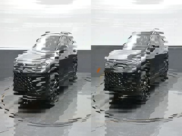 New 2026 Volkswagen Tiguan SE R-Line image 3