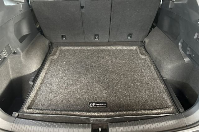 Used 2024 Volkswagen Tiguan SE R-Line image 19
