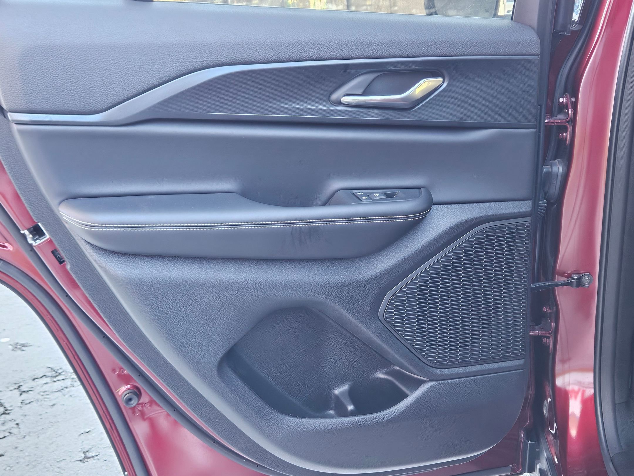 Used 2025 Jeep Grand Cherokee Laredo X w/ Luxury Tech Group I image 23