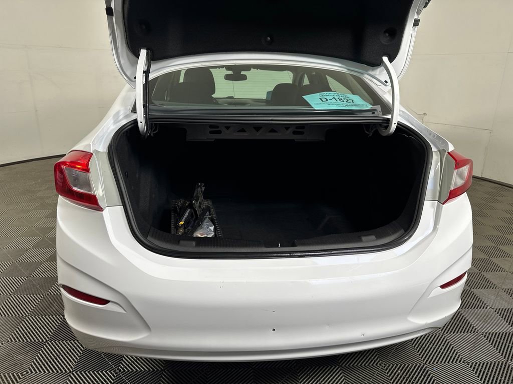 Used 2017 Chevrolet Cruze LS FWD image 11