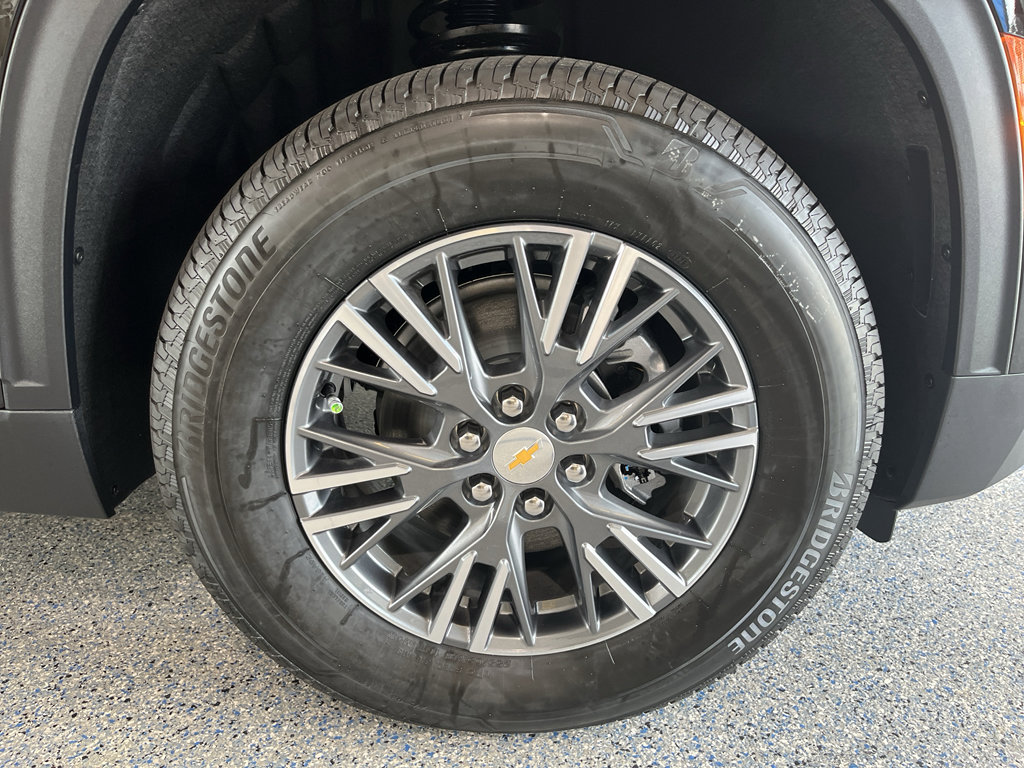 New 2026 Chevrolet Traverse LT FWD image 32