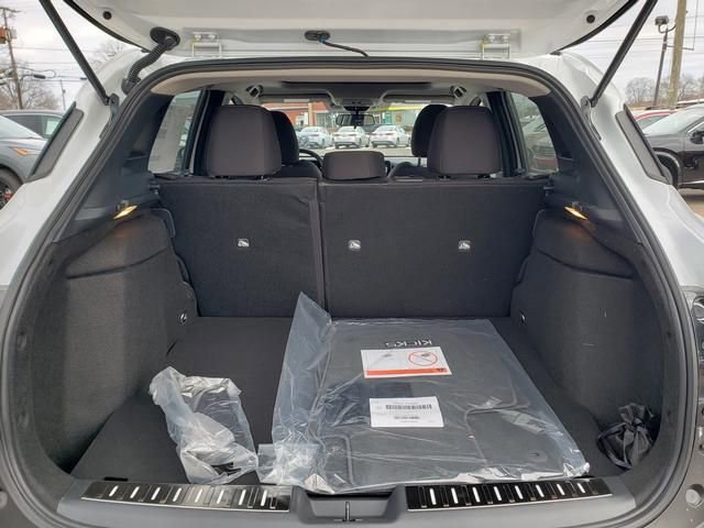 New 2026 Nissan Kicks SV w/ SV Premium Package image 5