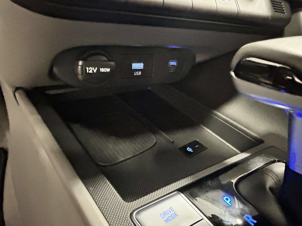 Certified 2025 Hyundai Elantra Sport FWD image 18
