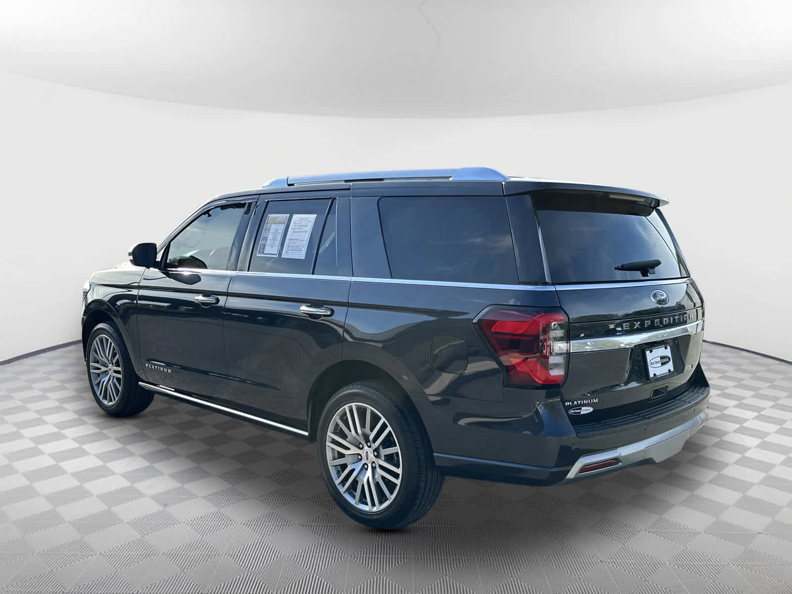 Used 2022 Ford Expedition Platinum image 5