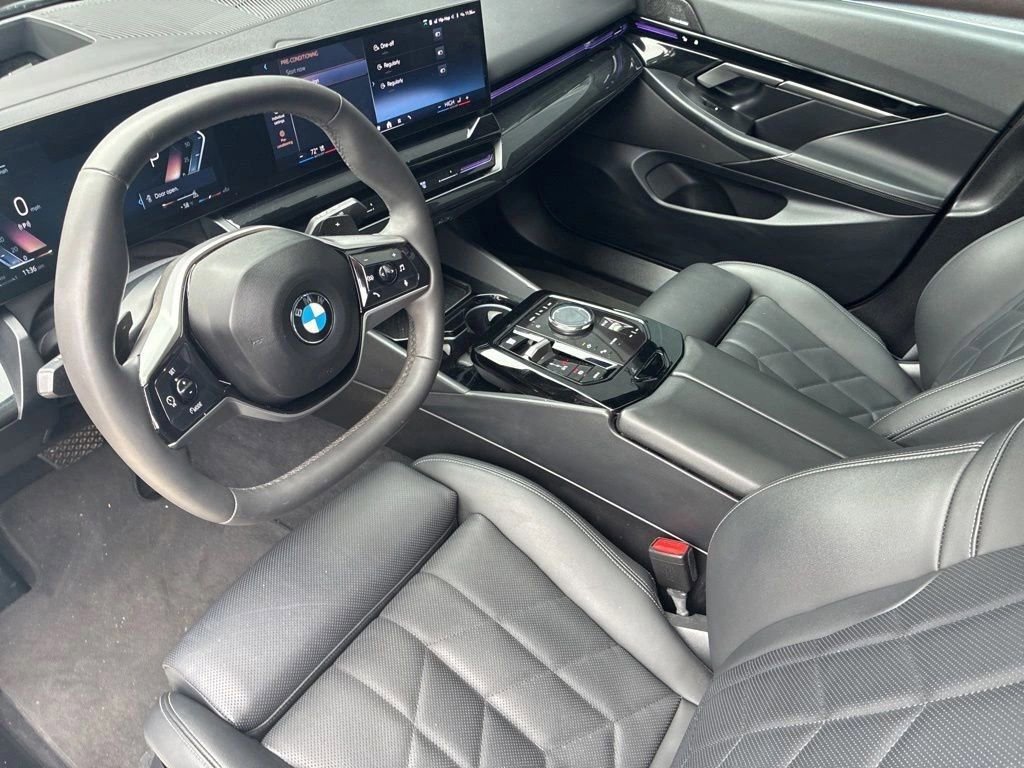 Used 2025 BMW 530i RWD image 10