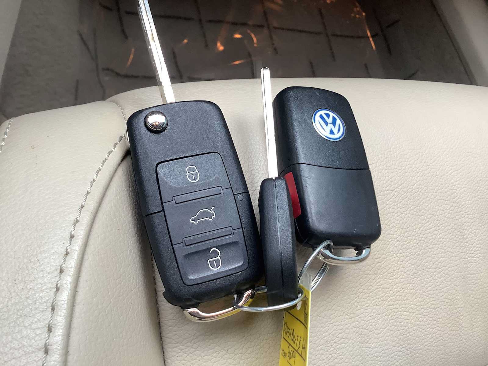 Used 2009 Volkswagen Eos Lux FWD image 19