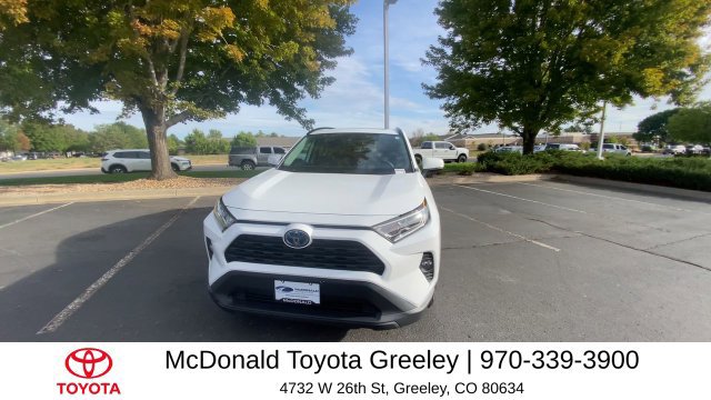 Used 2021 Toyota RAV4 XLE w/ Convenience Package AWD/4WD image 3