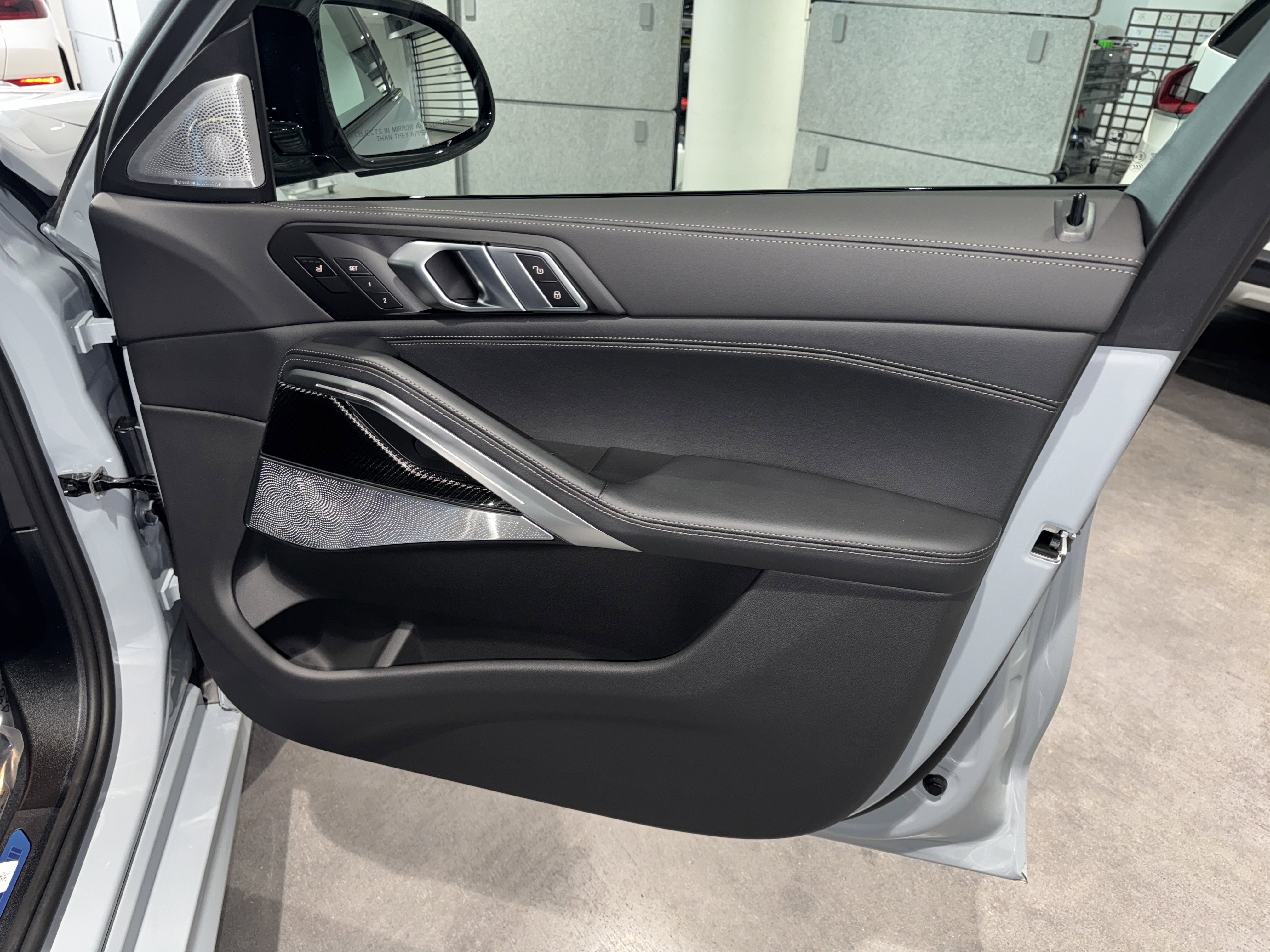 New 2026 BMW X6 M60i w/ Executive Package image 8